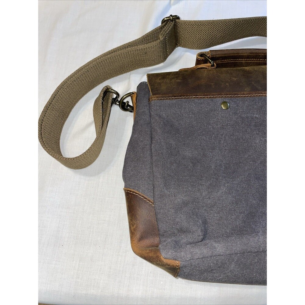Vaschy Messenger Bag 11x16x4 Shoulder Strp Adjustable Field Training Academy NWT - Picture 10 of 12